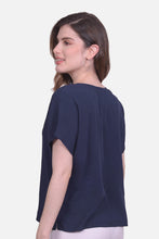 Cargar imagen en el visor de la galería, Blusa Esmeralda Azul Navy
