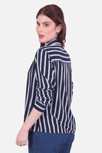 Cargar imagen en el visor de la galería, Blusa Vicky Azul Navy
