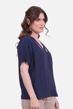 Cargar imagen en el visor de la galería, Blusa Zaida Azul Navy
