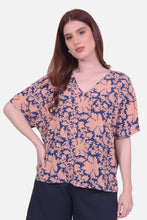 Cargar imagen en el visor de la galería, Blusa Analia Azul Navy
