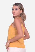 Cargar imagen en el visor de la galería, Blusa Chesna Mostaza
