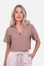 Cargar imagen en el visor de la galería, Blusa Saturnia Cafe
